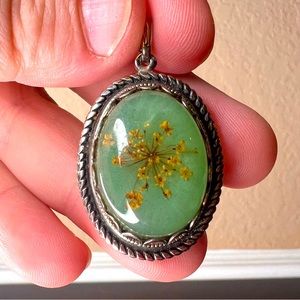 Vintage 1970’s Green Resin Cabochon w Real Flower Inside Pendant, Flora Fauna